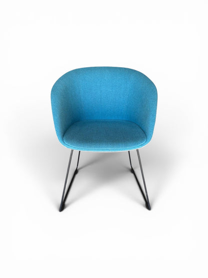 Sedus On Spot Cosy Lounge Chair – Blue Upholstered Meeting / Reception Chair – Refurbished