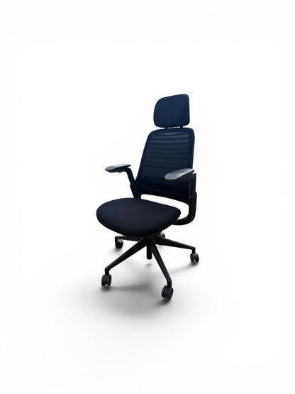 Steelcase: Series 1 Ergonomic Office Chair with headrest – 4D Adjustable Arms & Lumbar Support – Black - Refurbished