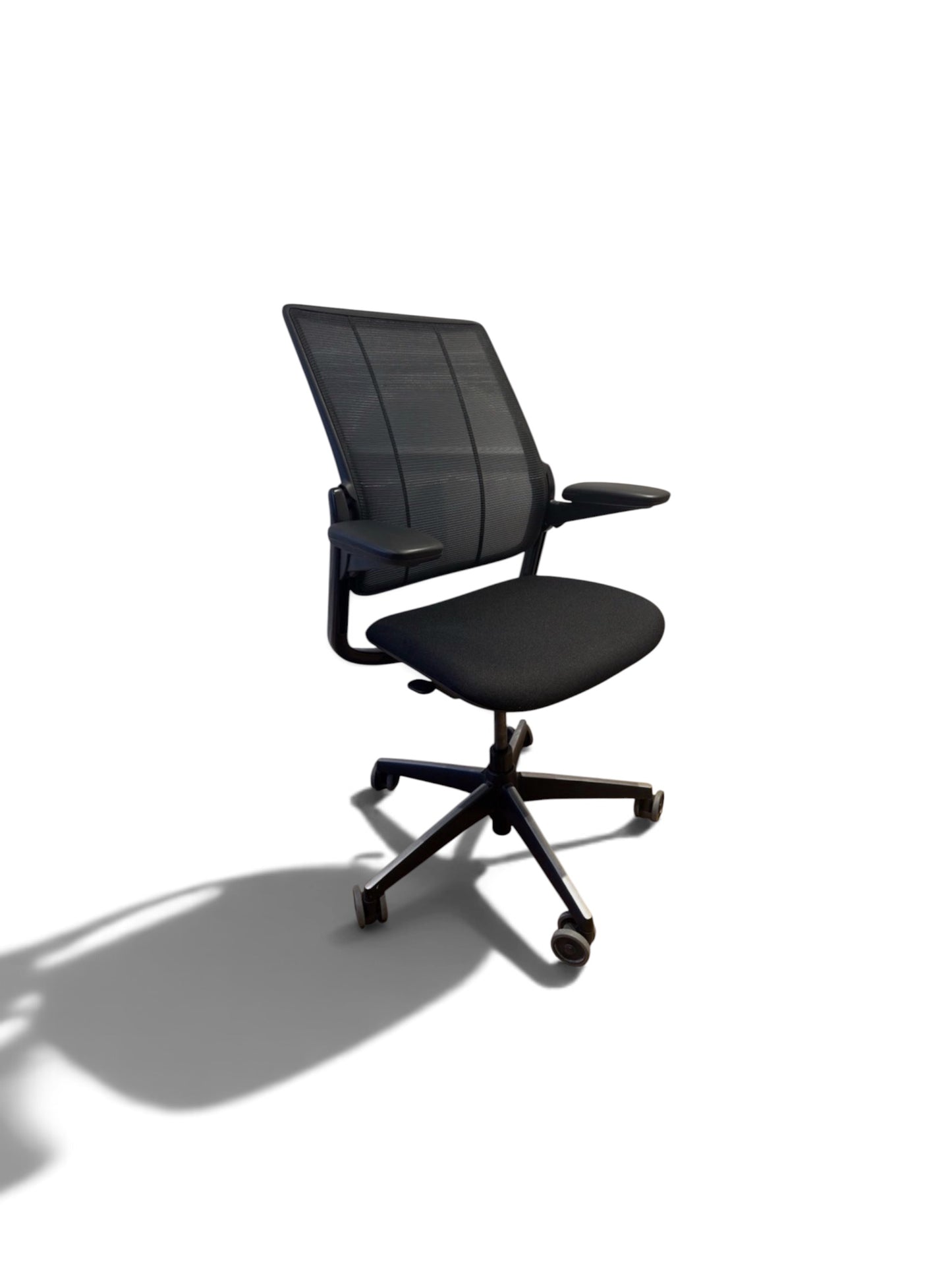 Humanscale Diffrient Smart Office Chair – Black Mesh – Refurbished