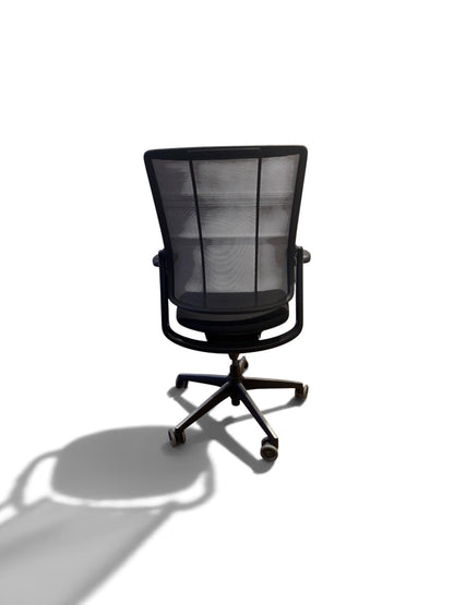 Humanscale Diffrient Smart Office Chair – Black Mesh – Refurbished