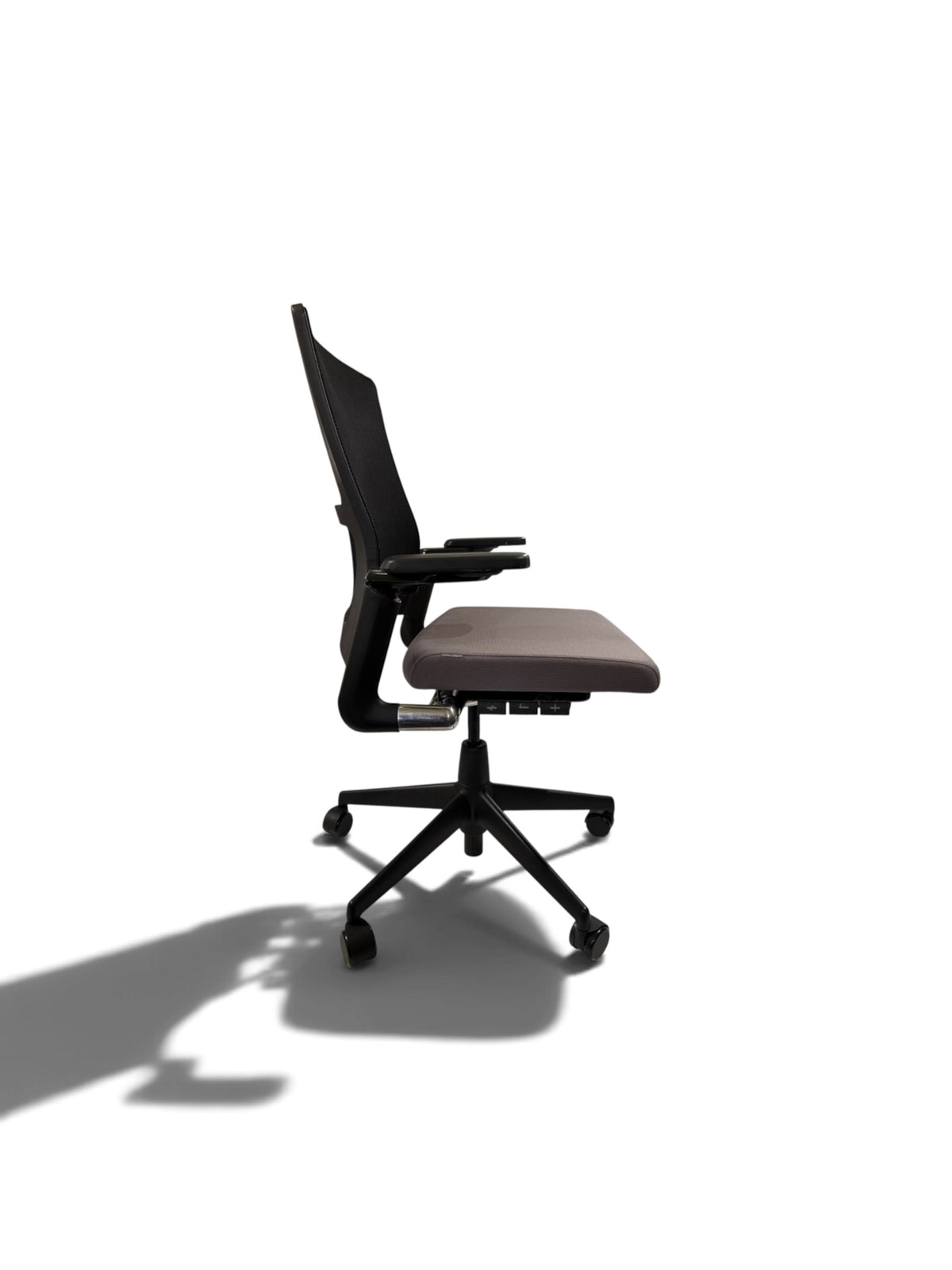 Ahrend Verta 2020 – Grey Fabric – Black Mesh – Ergonomic Task Chair – Refurbished