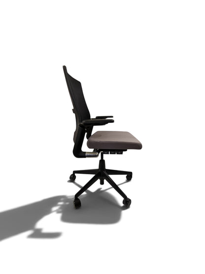 Ahrend Verta 2020 – Grey Fabric – Black Mesh – Ergonomic Task Chair – Refurbished
