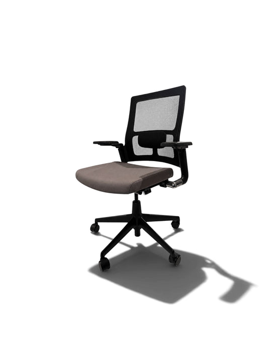 Ahrend Verta 2020 – Grey Fabric – Black Mesh – Ergonomic Task Chair – Refurbished