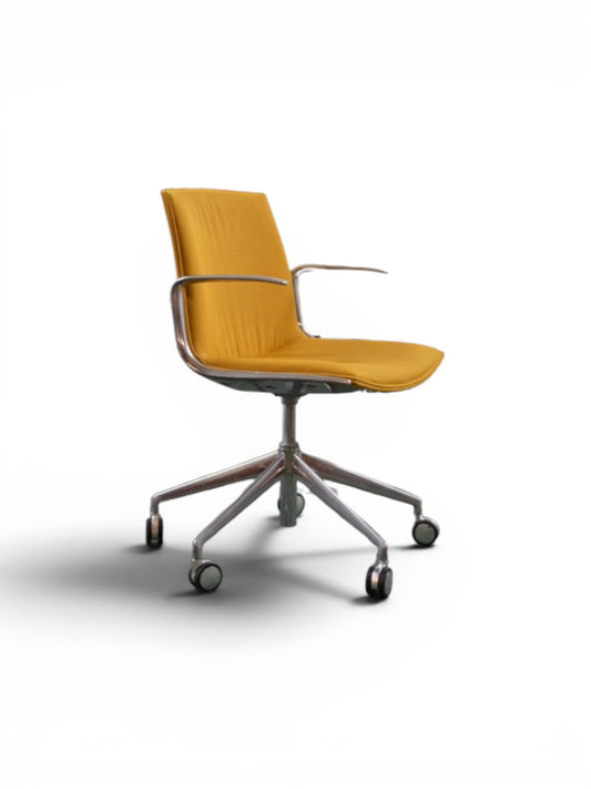 ARPER: CATIFA UP SWIVEL CHAIR ON CASTERS | CHROME BASE | ARM REST | HEIGHT ADJUSTABLE-Refurbished