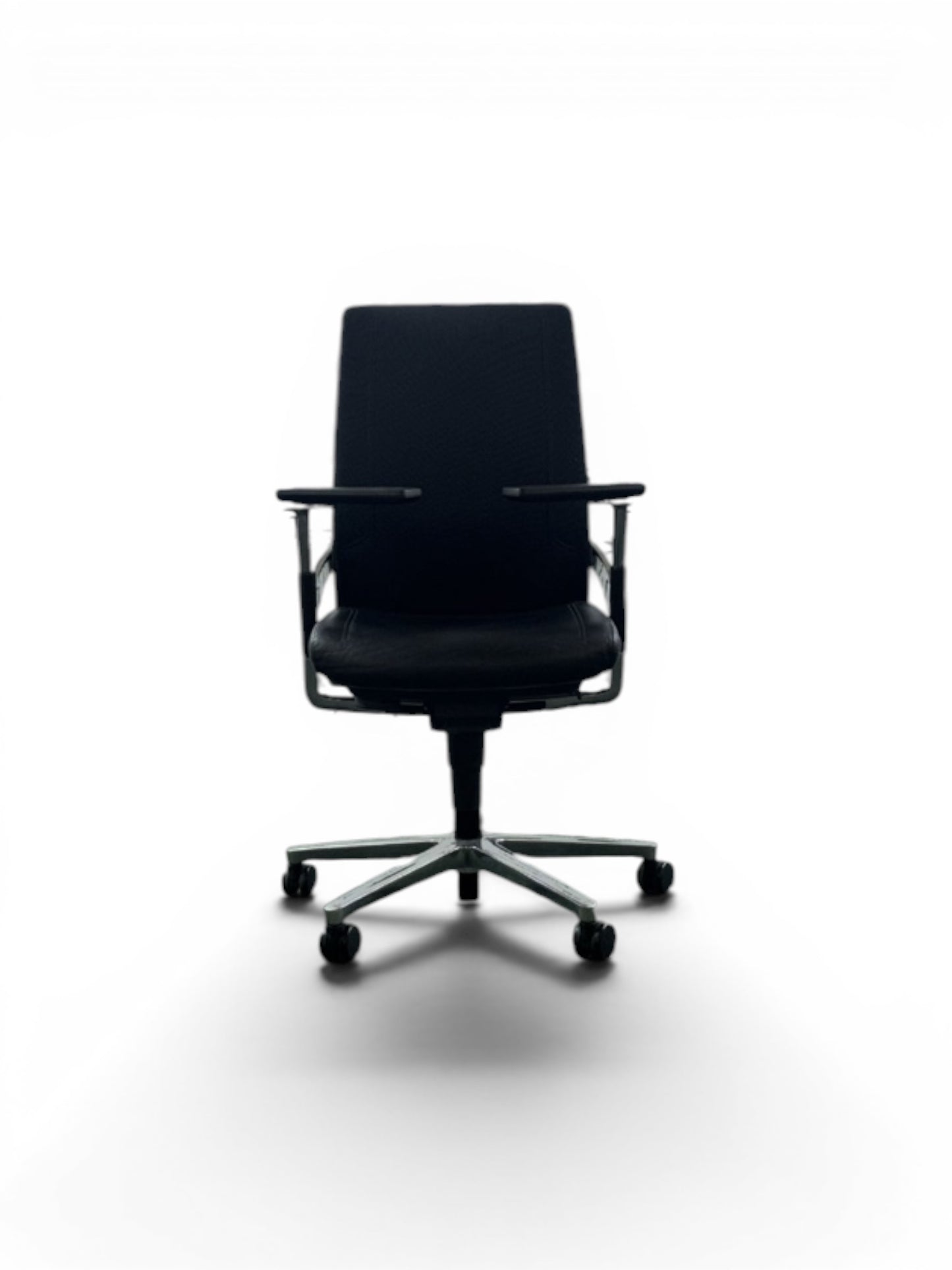 Senator: I Work Task Chair – Black Leather Seat & Fabric Back | Chrome Frame | 4D Arms | Refurbished