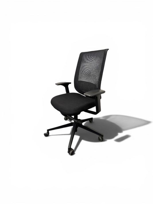 Steelcase: Reply Task Chair – Black Mesh Back | Black Fabric Seat | Lumbar Support | Refurbished