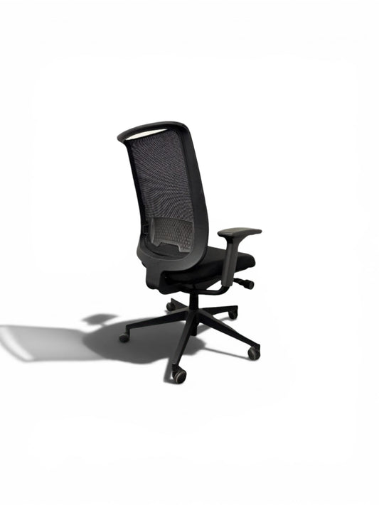 Steelcase: Reply Task Chair – Black Mesh Back | Black Fabric Seat | Lumbar Support | Refurbished