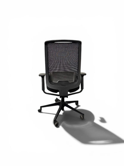 Steelcase: Reply Task Chair – Black Mesh Back | Black Fabric Seat | Lumbar Support | Refurbished