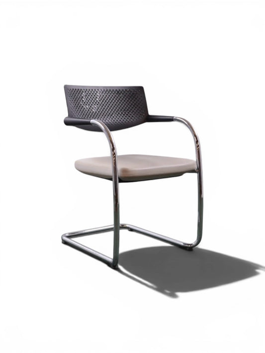 Vitra: Visavis 2 Meeting Chair – Grey Leather Seat & Chrome Cantilever Frame | Refurbished
