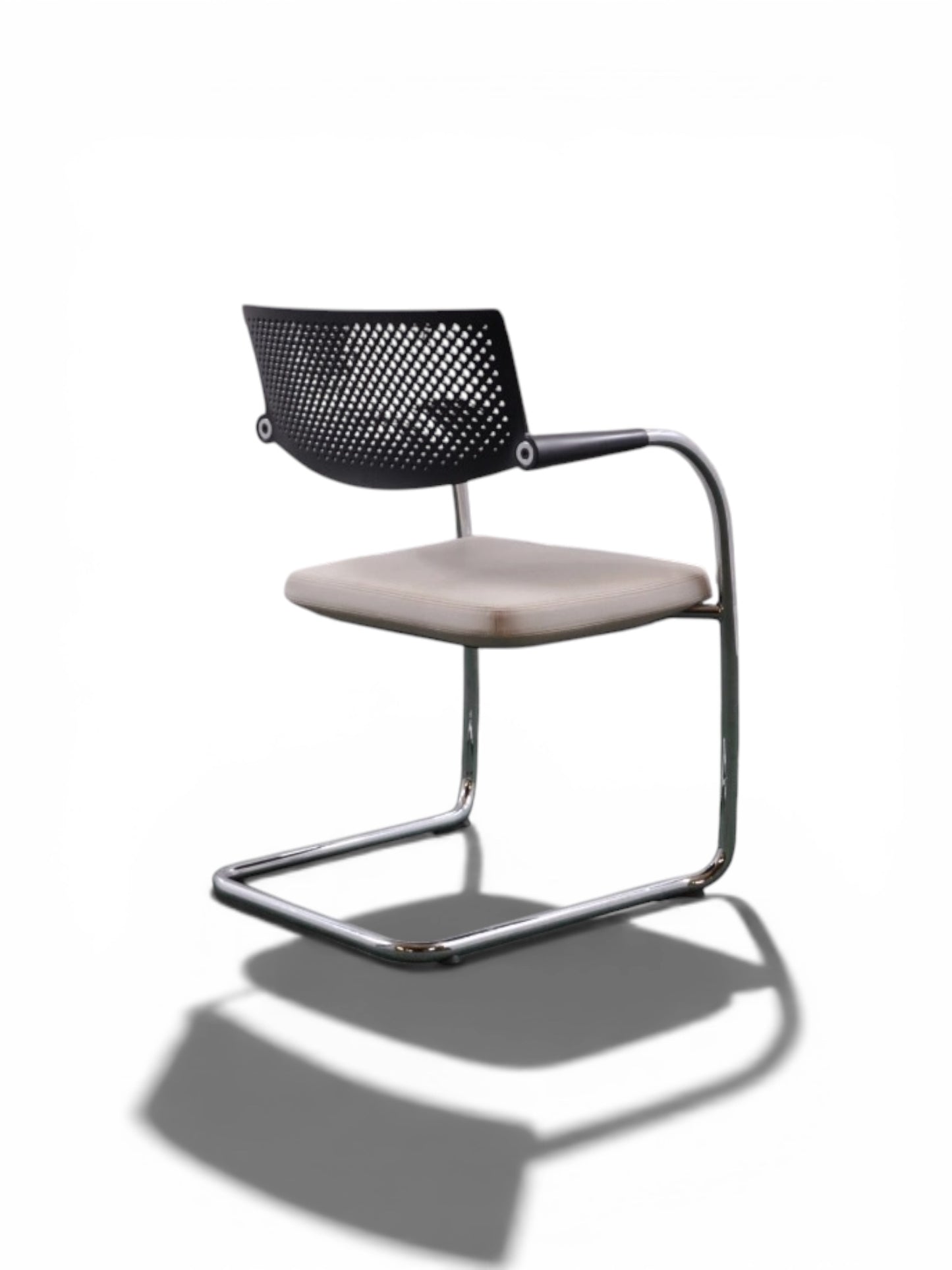 Vitra: Visavis 2 Meeting Chair – Grey Leather Seat & Chrome Cantilever Frame | Refurbished