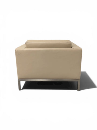 Hitch Mylius M25 Armchair – Refurbished Beige Leather Lounge Chair with Brushed Chrome Frame