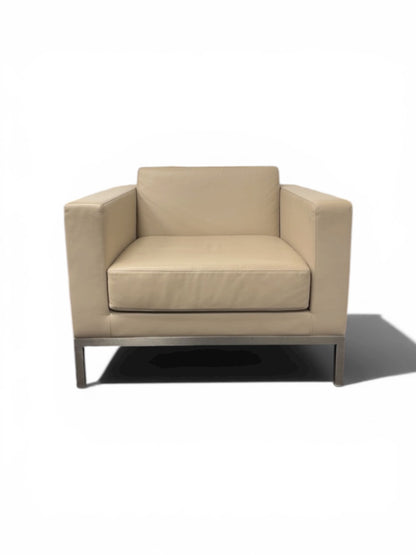 Hitch Mylius M25 Armchair – Refurbished Beige Leather Lounge Chair with Brushed Chrome Frame