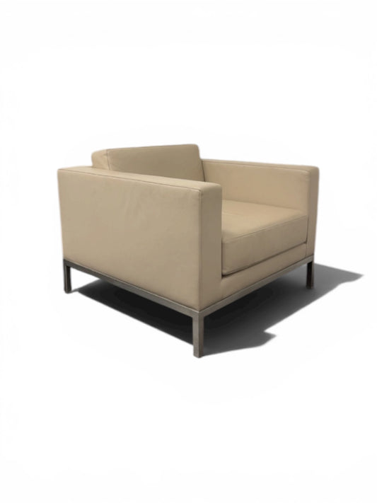 Hitch Mylius M25 Armchair – Refurbished Beige Leather Lounge Chair with Brushed Chrome Frame