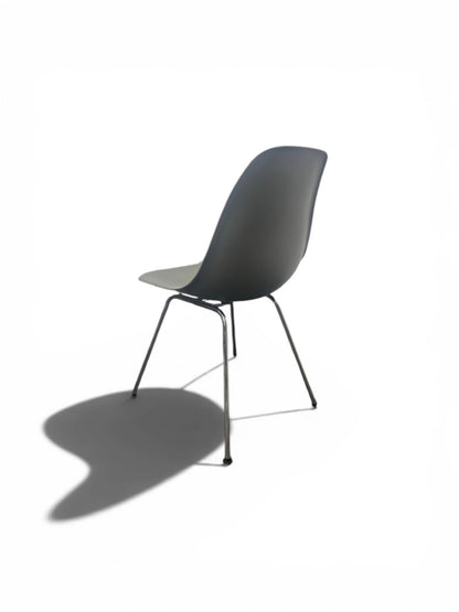 Vitra Eames Plastic Side Chair DSX – Grey Shell Dining Chair – Refurbished