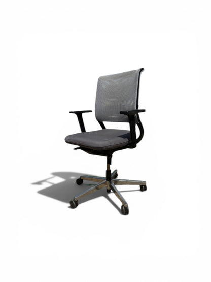 Sedus Netwin NW-100 Ergonomic Task Chair – Grey Mesh Office Chair – Refurbished