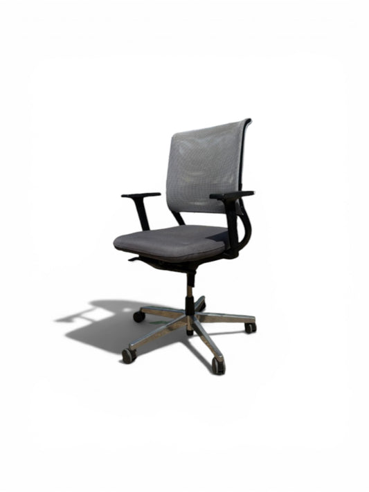 Sedus Netwin NW-100 Ergonomic Task Chair – Grey Mesh Office Chair – Refurbished